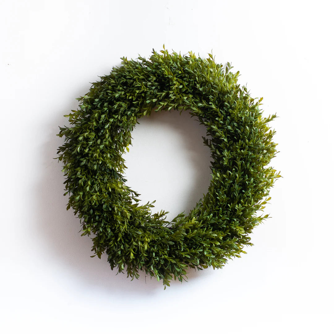 18” Boxwood Wreath, Round