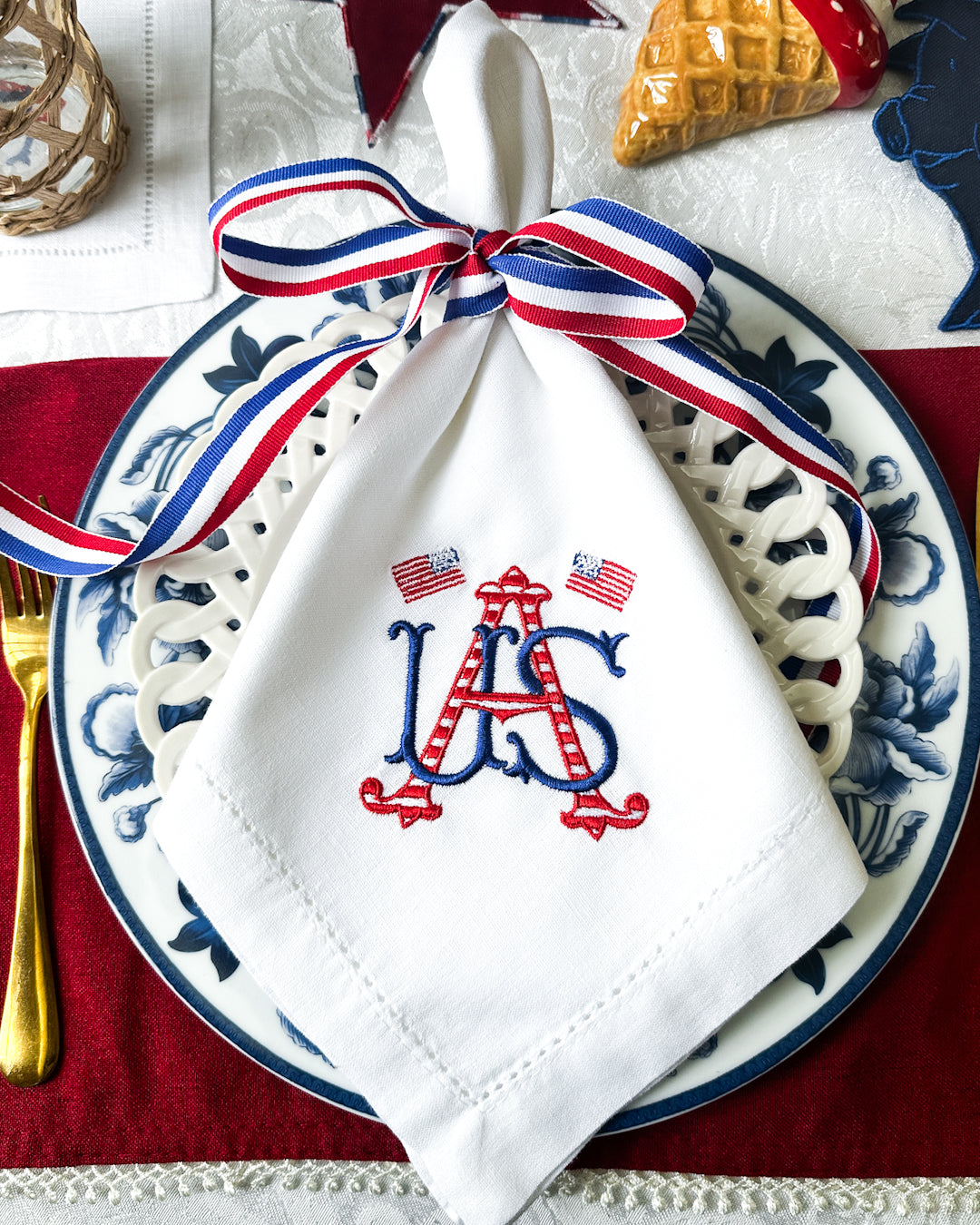 Embroidered USA Dinner Napkin (1)