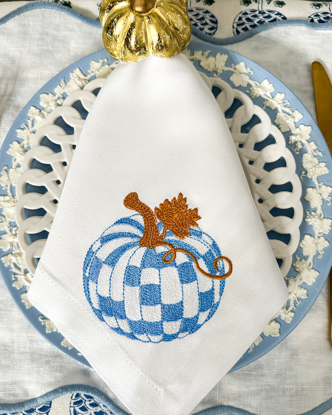 Checkered Pumpkin Embroidered Dinner Napkin (1)