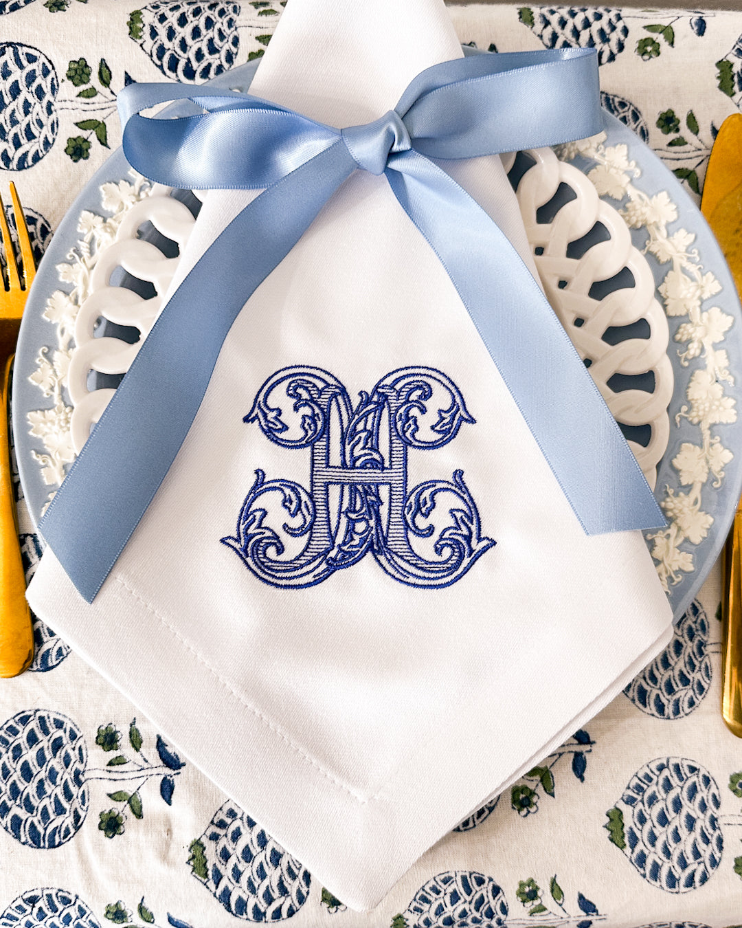 Vintage Monogrammed Dinner Napkin (1)